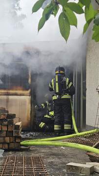 Gašenje požara v sušilnici mesa v Šmarju Sapu